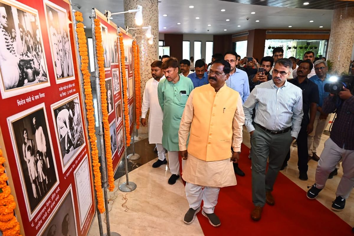 Indira gandhi sardar patel Photo exhibition में दोनों नेताओं के बारे में अहम जानकारियां मिलती हैं