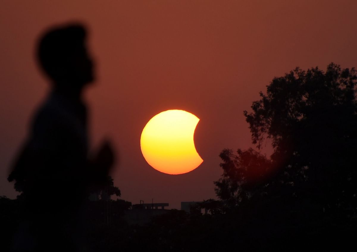 Solar Eclipse: यह ग्रहण यूरोप, मध्य पूर्व अफ्रीका और एशिया के पश्चिमी क्षेत्रों के ज्यादातर हिस्सों में दिखाई देगा.