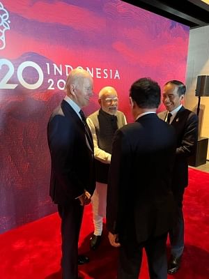 <div class="paragraphs"><p>PM Modi ने बाली G20 शिखर सम्मेलन में विश्व नेताओं से की बातचीत, शेयर की तस्वीरें</p></div>