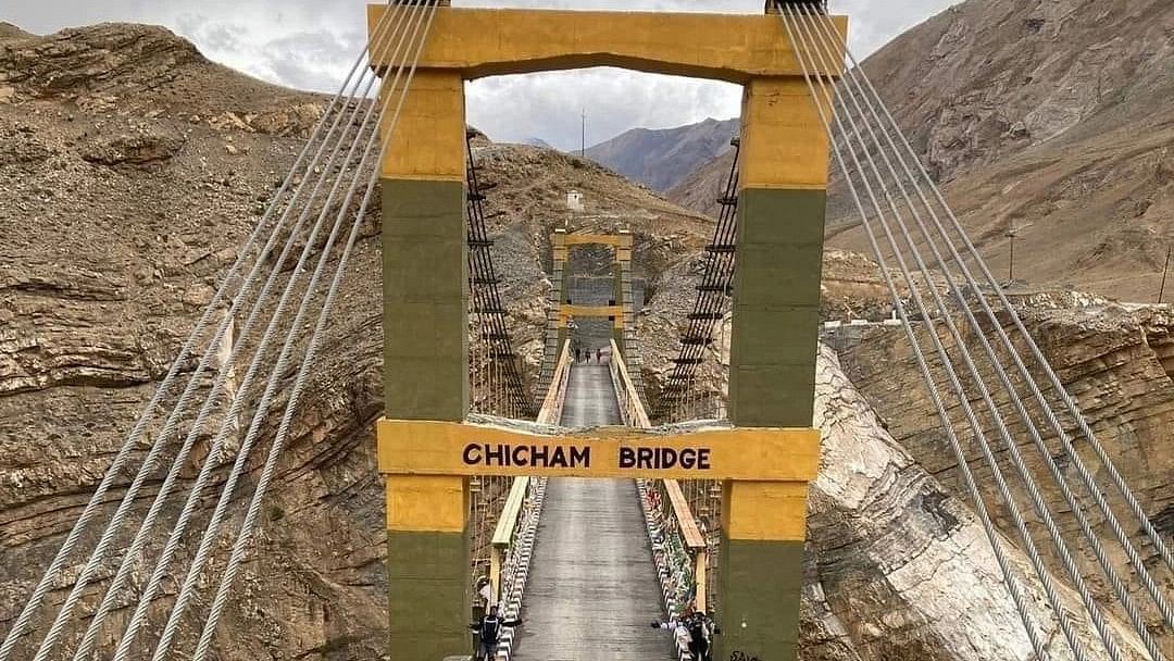हिमाचल में है एशिया का सबसे ऊंचा ब्रिज-चीचम ब्रिज की तस्वीरें