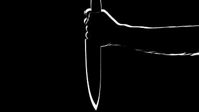 <div class="paragraphs"><p>कर्नाटक: कॉलेज में छात्रा की हत्या करके खुद को भी चाकू से मारा युवक</p></div>