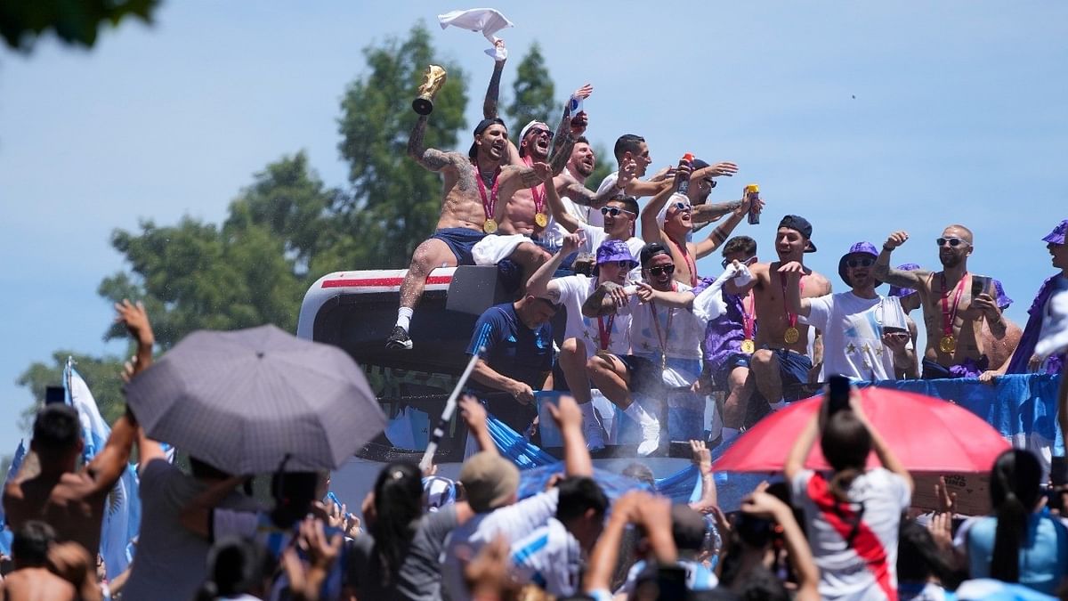 FIFA WC 2022: टीम की घर वापसी, झूमा अर्जेंटीना...जाम हो गया पूरा शहर- तस्वीरें