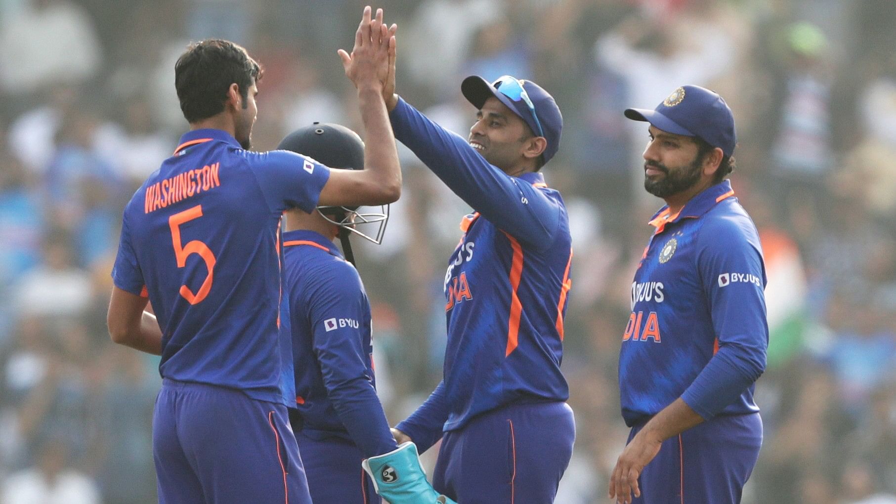 <div class="paragraphs"><p>IND vs NZ: भारत-न्यूजीलैंड तीसरा वनडे आज, टीम इंडिया के पास नंबर-1 बनने का मौका</p></div>