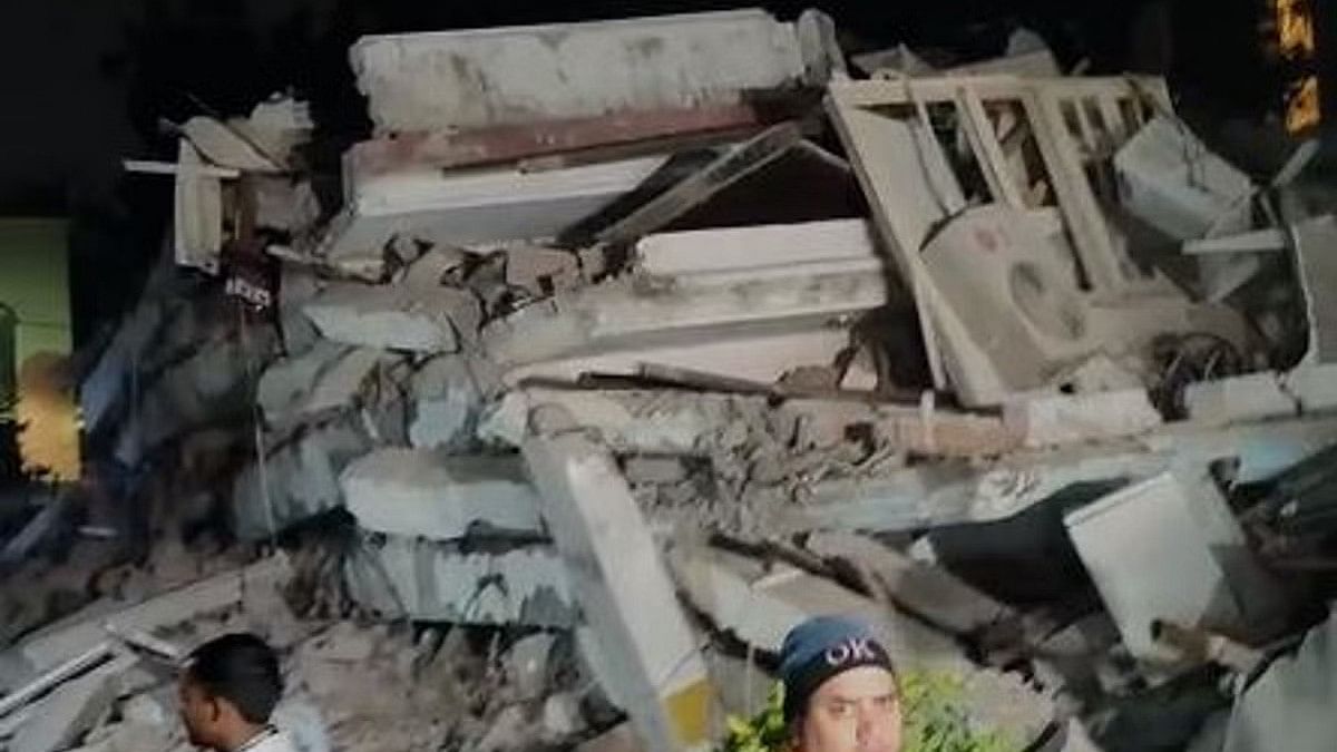 Lucknow building collapse:SP नेता की मां की मौत,मलबे में दबे लोगों से फोन पर बात