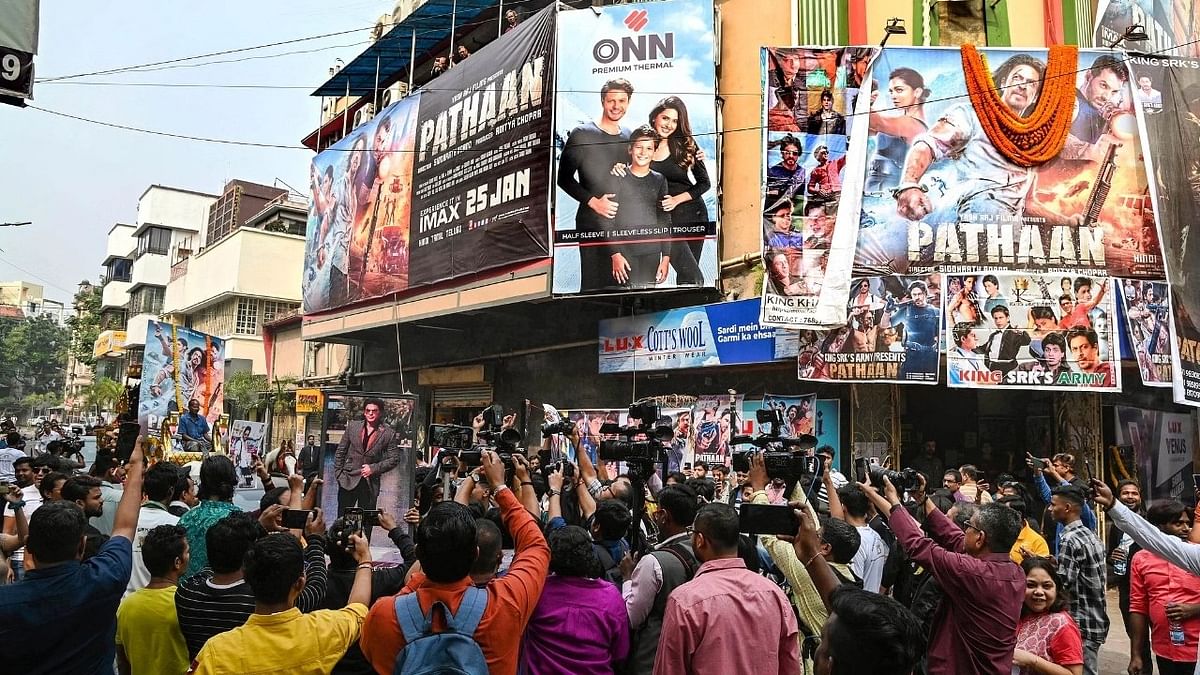 परदे पर आई पठान, गाजियाबाद में बंद पड़े इस सिनेमाघर को मिल गई जान