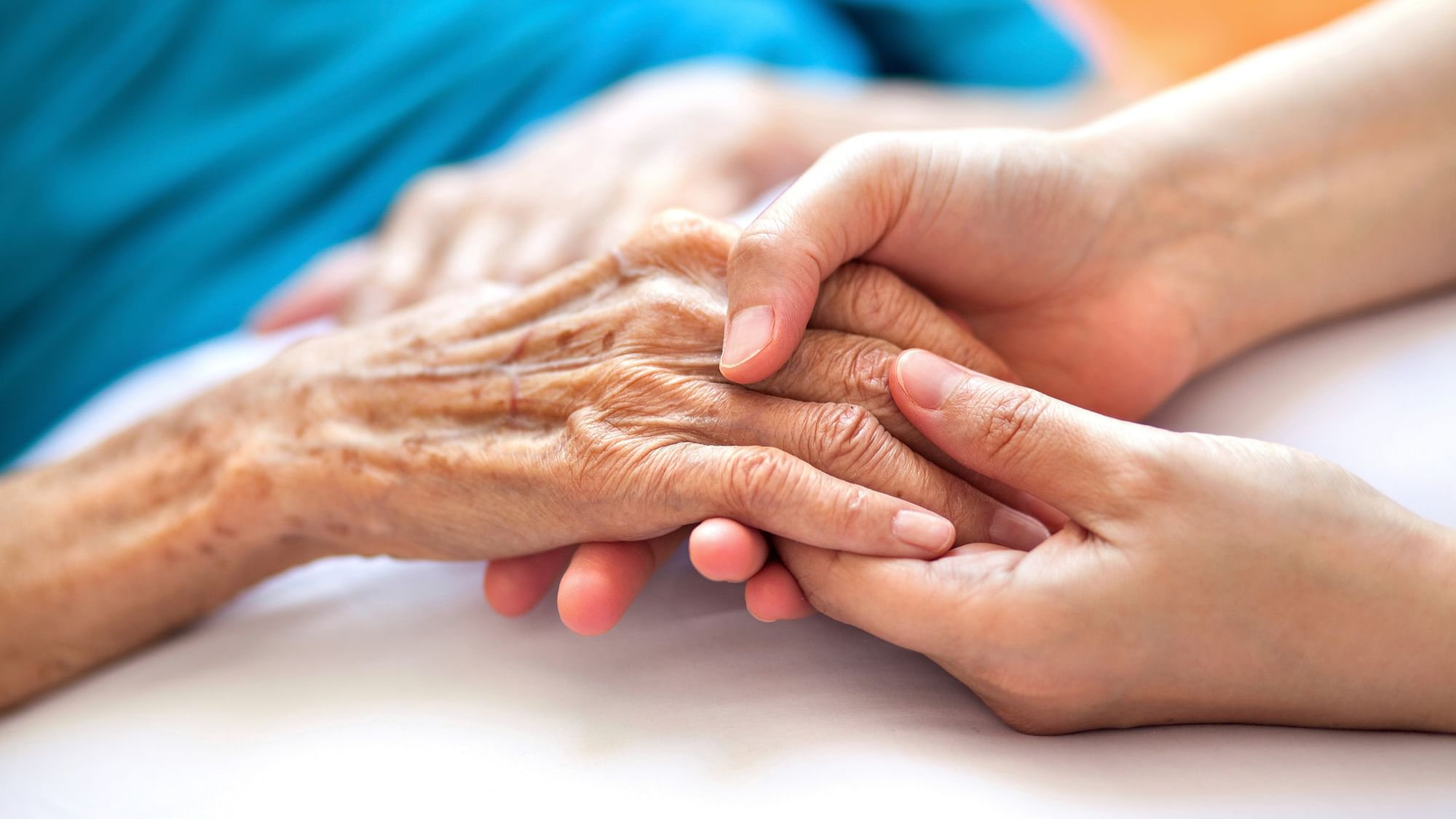 <div class="paragraphs"><p>Winter Care Tips For Seniors: ठंड में घर के बुजुर्गों को बीमार पड़ने से बचाने के लिए क्या करें?</p></div>