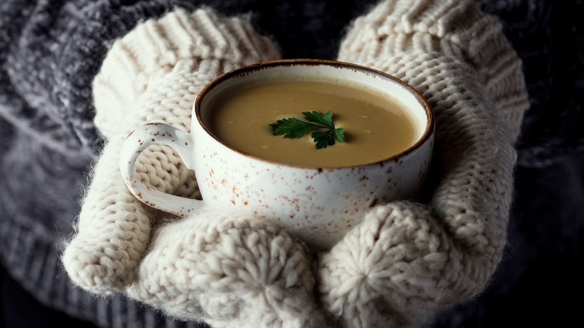 Winter Diet: ठंड में शरीर को गर्म और वजन को कंट्रोल रखने के लिए क्या खाएं?