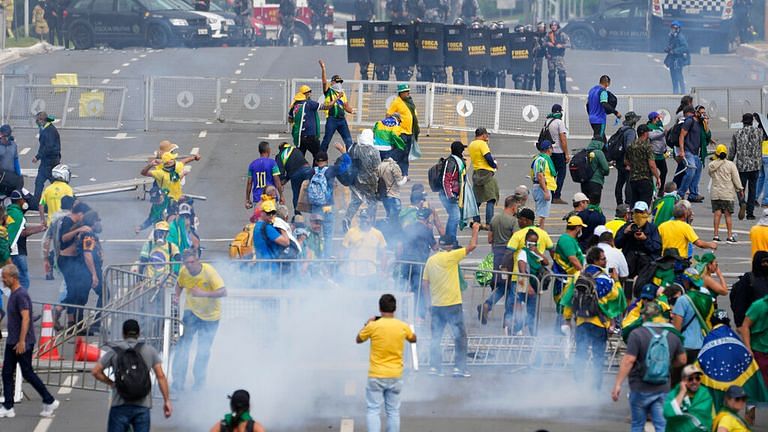 क्या ब्राजील में राष्ट्रपति लूला की सरकार खतरे में है?