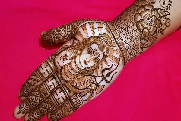 Mehndi design : अपने हाथों में लगाये लेटेस्ट डिजाइन कि इन शानदार मेहंदियों  को – newse7live.com