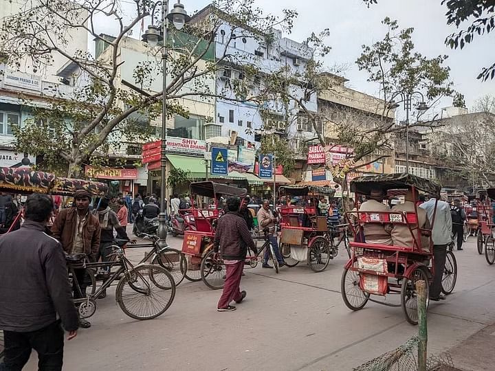 Chandni Chowk Renovation Reality: एक साल से अधिक वक्त गुजर जाने के बाद भी, जमीनी हकीकत वह नहीं है.