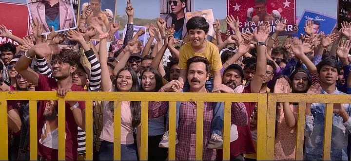 Selfiee Review: 'ड्राइविंग लाइसेंस' की रीमेक फिल्म 'सेल्फी' में अक्षय कुमार और इमरान हाशमी मुख्य भूमिका में हैं.