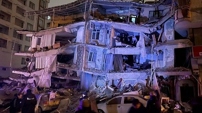 <div class="paragraphs"><p>Turkey-Syria Earthquake: तुर्की-सीरिया में भूकंप से भयानक तबाही की 10 तस्वीरें</p></div>