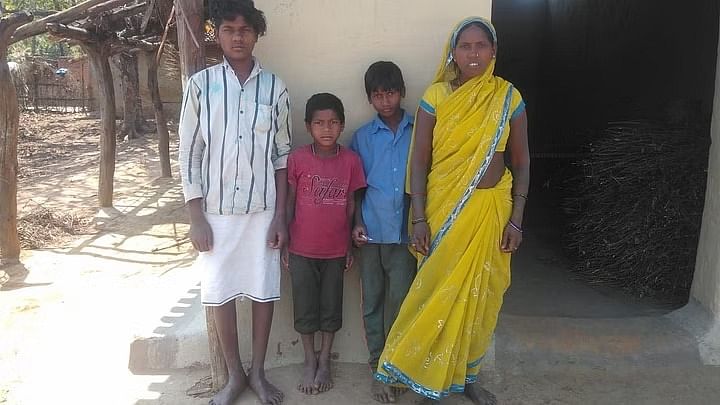 छत्तीसगढ़ के एक प्रवासी मजदूर रामकेश्वर खेरवार काम की तलाश में पिछले साल ही अहमदाबाद गए थे