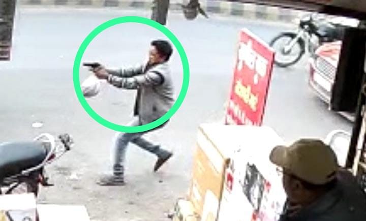 उमेश पाल हत्याकांड: शूटर विजय पुलिस मुठभेड़ में मारा गया, एक जवान भी घायल