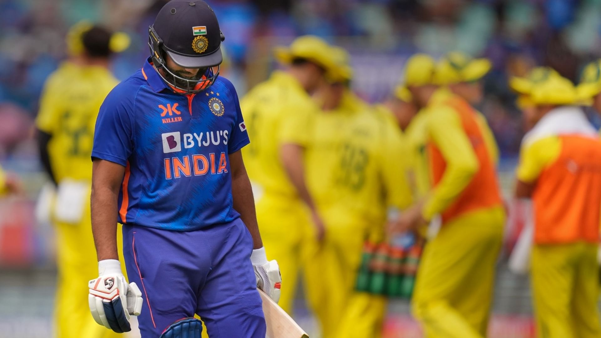 <div class="paragraphs"><p>ऑस्ट्रेलिया ने भारत को 10 विकेट से हरा दिया.</p></div>