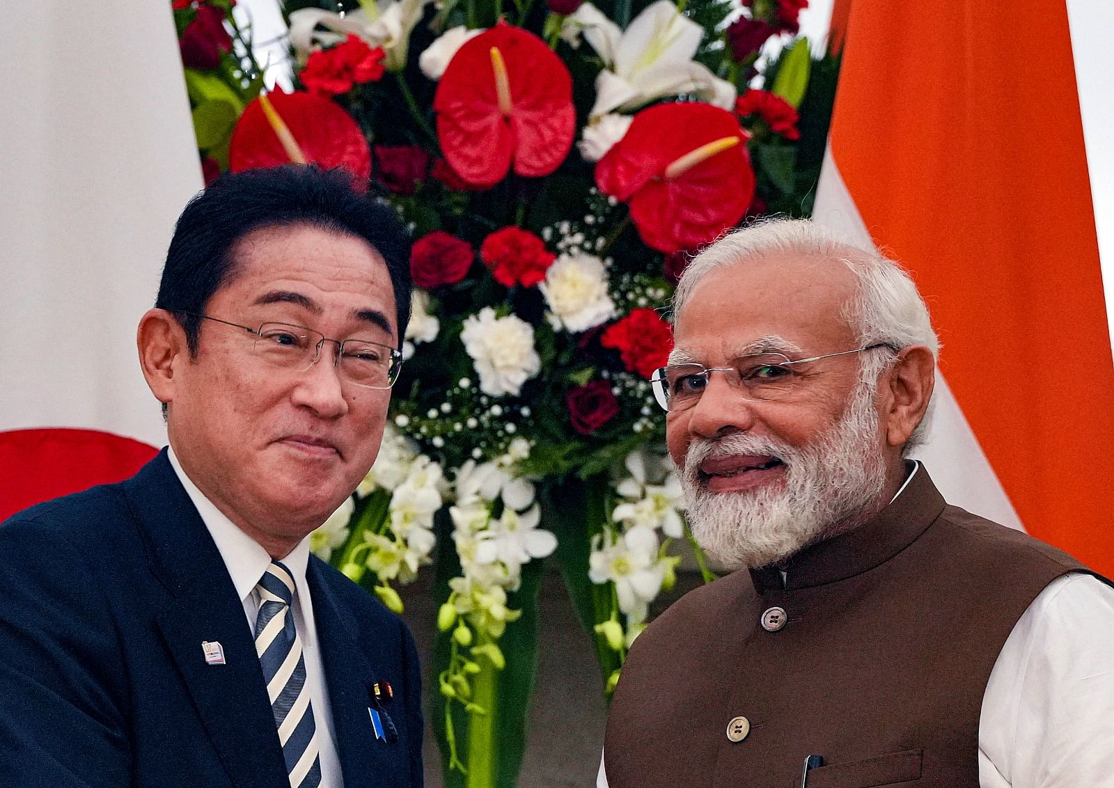 <div class="paragraphs"><p>प्रधानमंत्री नरेंद्र मोदी और उनके जापानी समकक्ष फुमियो किशिदा ने सोमवार को द्विपक्षीय चर्चा की</p></div>