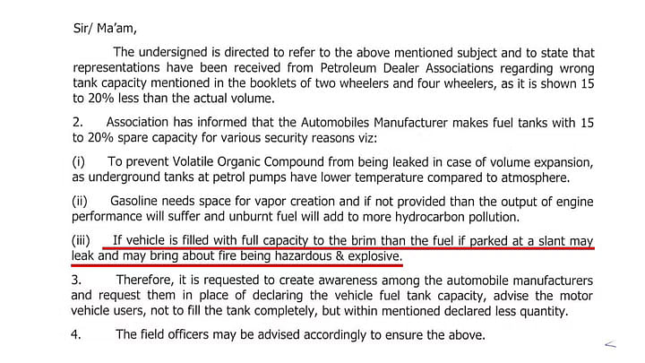 वायरल 'चेतावनी' में दावा है कि फ्यूल टैंक फुल कराने से गर्मियों के मौसम में गाड़ी में धमाका हो सकता है