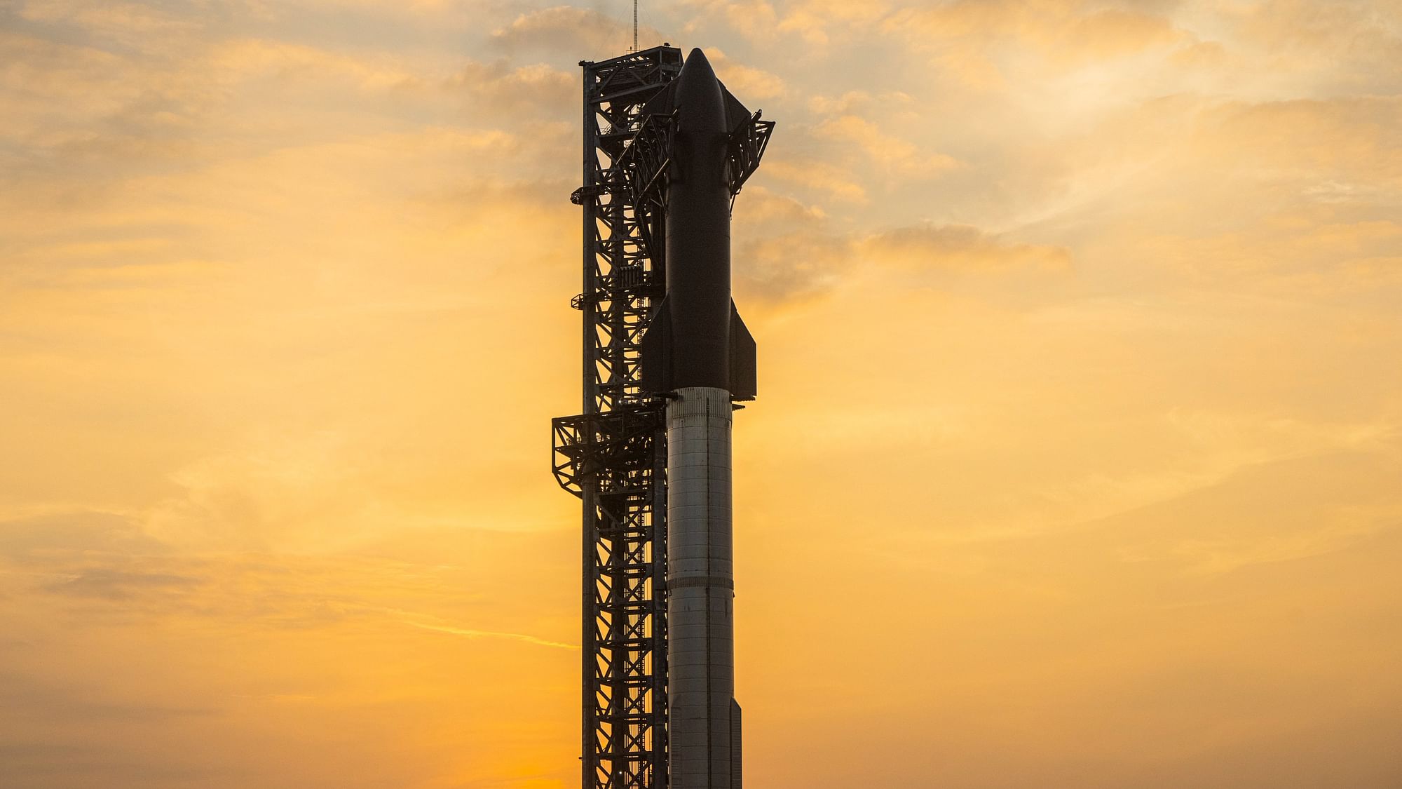 <div class="paragraphs"><p>SpaceX: दुनिया के सबसे बड़े रॉकेट Starship में सफल लॉन्च के बाद ब्लास्ट</p></div>