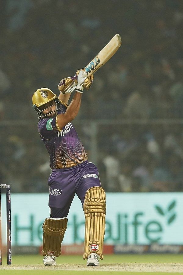 IPL 2023  KKR vs RCB | Shardul Thakur ने 7 नंबर पर बल्लेबाजी करते हुए सिर्फ 20 गेंदों में अर्धशतक जड़ा.