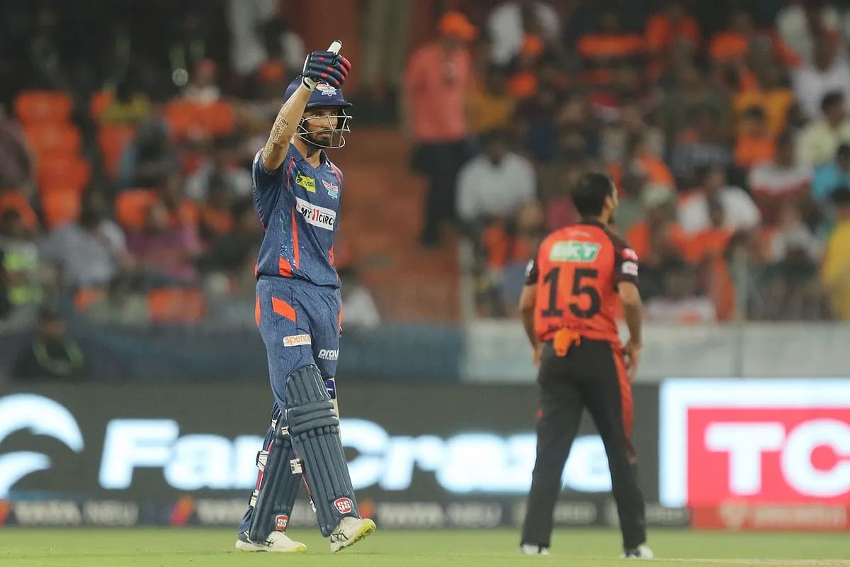 SRH vs LSG: निकोलस पूरन ने सनराइजर्स हैदराबाद के खिलाफ सिर्फ 13 गेंंदों में 44 रनों की पारी खेली.