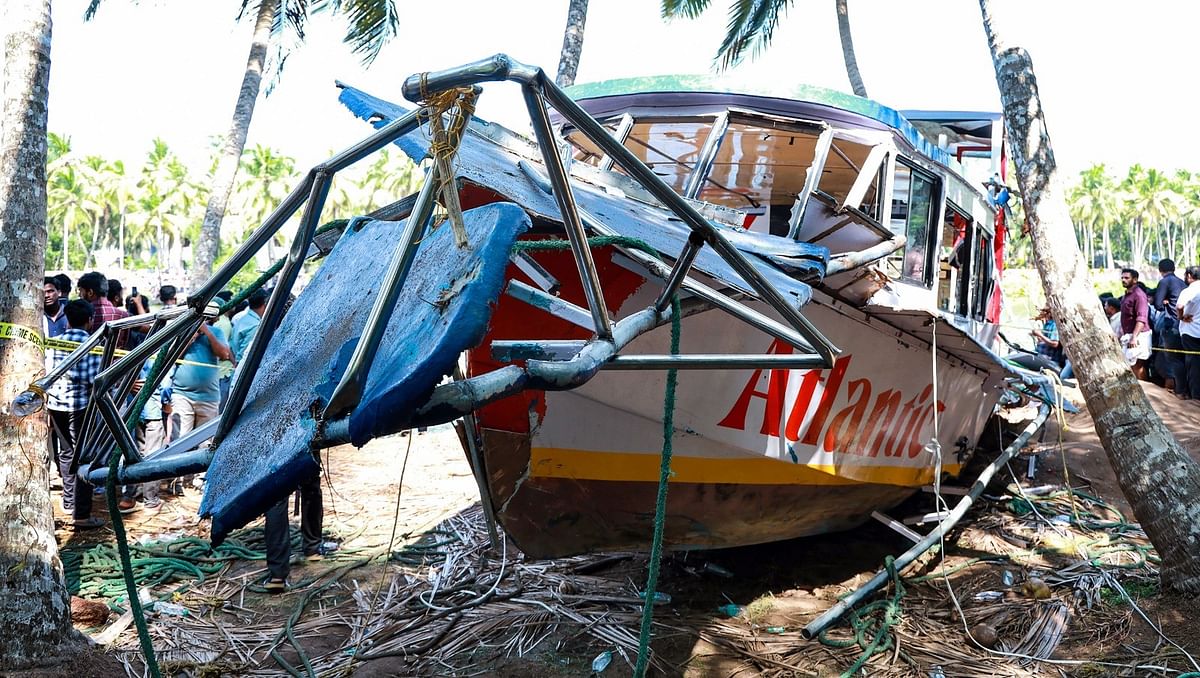 Malappuram: नाव पलटने से 22 लोगों की मौत, परिजनों के नहीं थम रहे आंसू| Photos