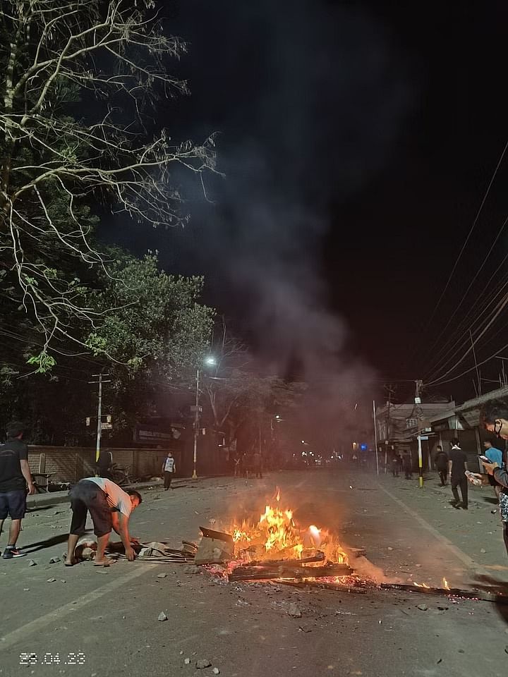 Manipur Violent Protests: हिंसा के बाद आठ जिलों में कर्फ्यू लगा, पूरे मणिपुर में 5 दिनों के लिए इंटरनेट बंद