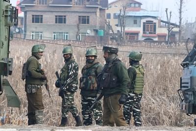 जम्मू-कश्मीर: राजौरी में सुरक्षाबलों-आतंकवादियों में मुठभेड़