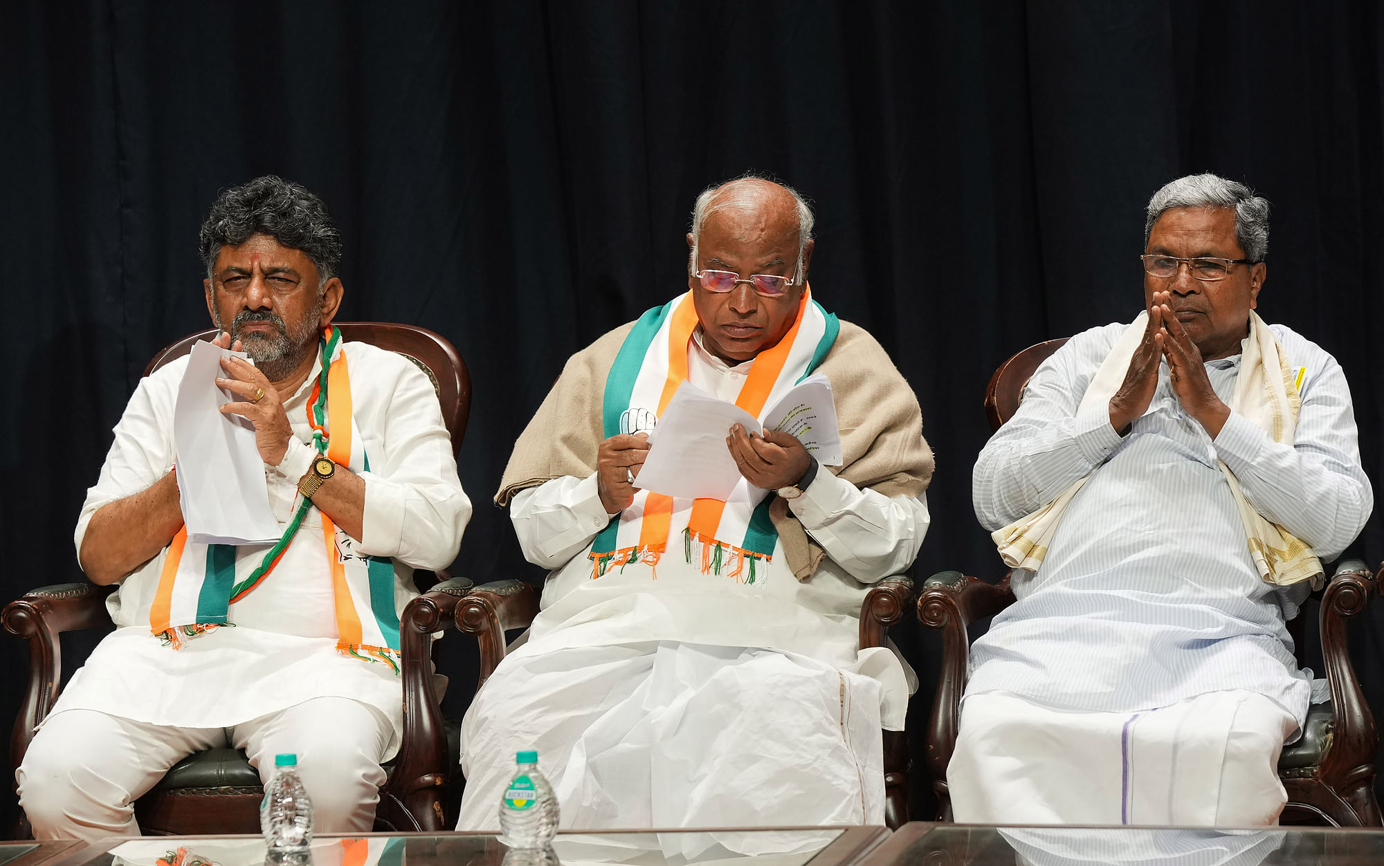<div class="paragraphs"><p>Shivakumar OR Siddaramaiah? Karnataka CM post Race</p></div>
