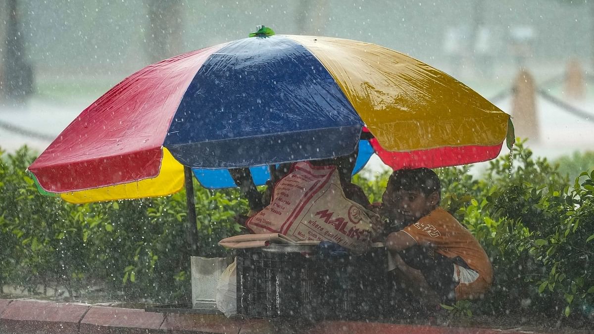Mansoon Update : दिल्ली एनसीआर में झमाझम बारिश, गर्मी से मिली राहत |Photos