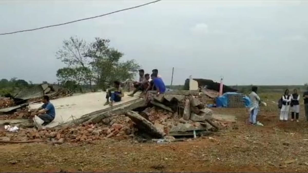 MP Bulldozer Action: "सामान भी निकालने नहीं दिया, बिना नोटिस ही मकान गिरा दिया"- पीड़ित पक्ष का आरोप