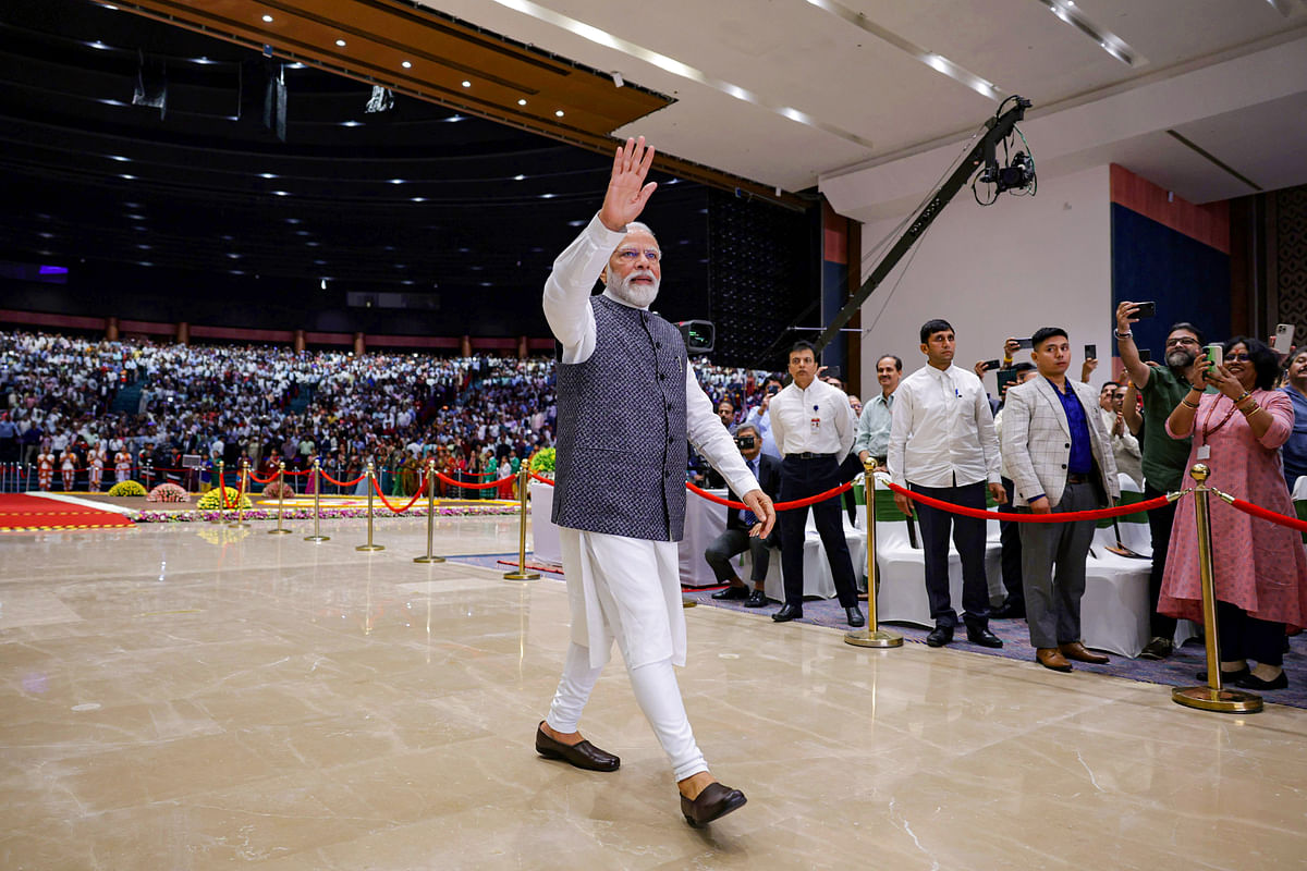 PM मोदी ने प्रगति मैदान में भारत मंडपम का किया उद्घाटन,आमिर खान आए नजर| Photos