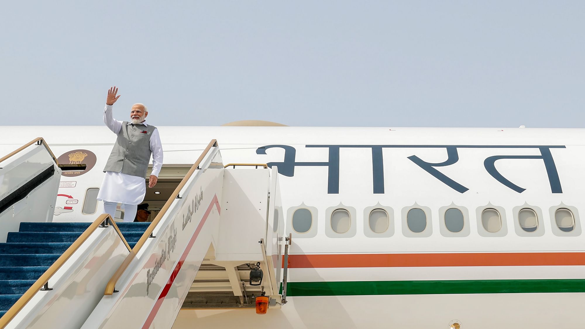 <div class="paragraphs"><p>फ्रांस और UAE की यात्रा समापन करने के बाद देशे लौटे PM मोदी</p></div>