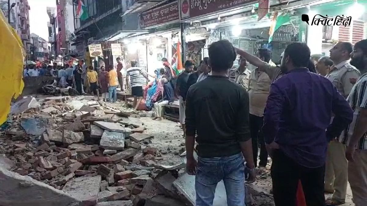 मथुरा: वृंदावन बांके बिहारी मंदिर के पास गिरी इमारत, 5 लोगों की मौत- कई घायल