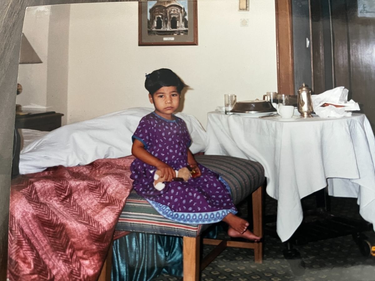 Mahagani Searching Parents: 26 साल की महागिनी एक महीने के वीजा पर लखनऊ आई है और पिछले 18 दिनों से अपने परिवार की तलाश कर रही है.