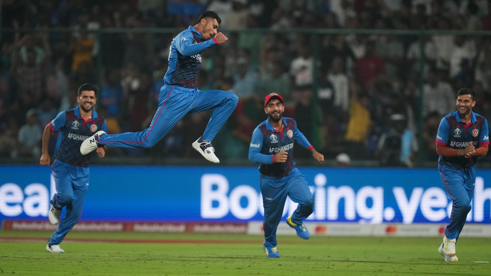 <div class="paragraphs"><p>ENG vs AFG: वर्ल्ड कप में बड़ा उलटफेर, चैंपियन इंग्लैंड को अफगानिस्तान ने हराया</p></div>