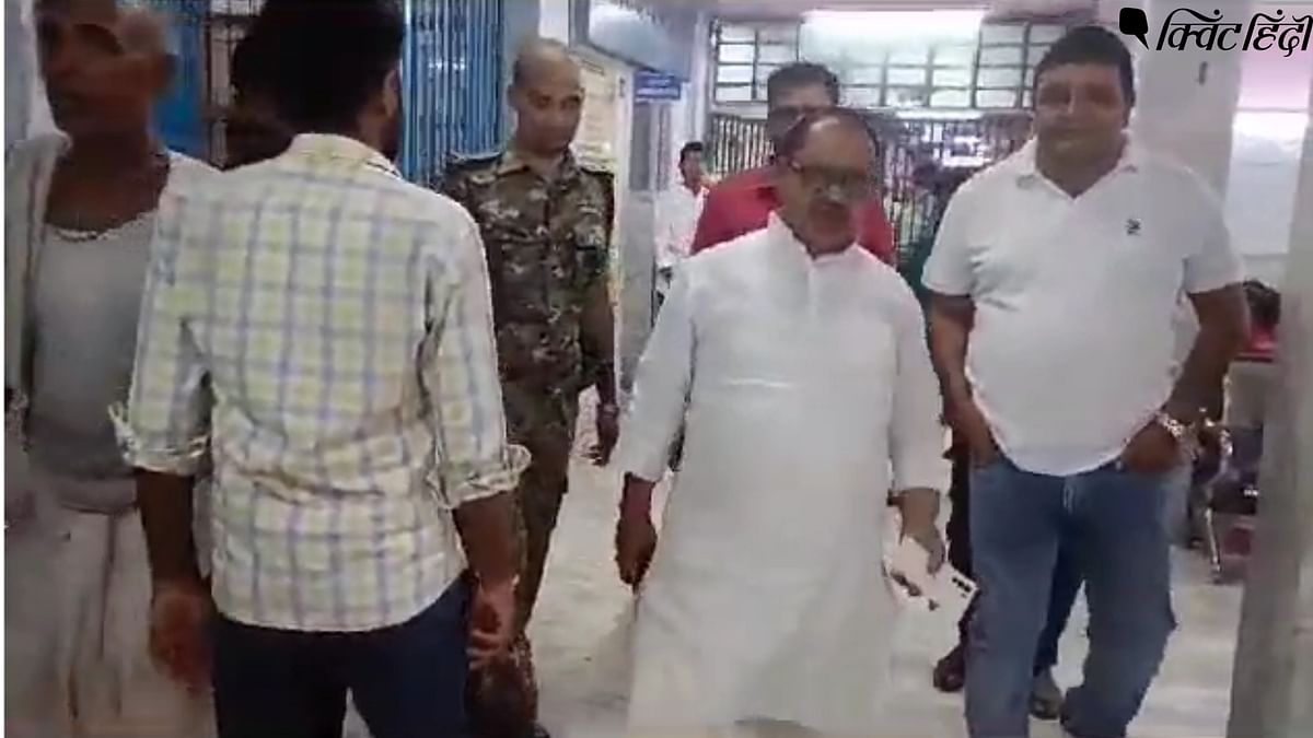 Bihar: JDU विधायक गोपाल मंडल अपनी पोती का सीटी स्कैन कराने अस्पताल पहुंचे थे.