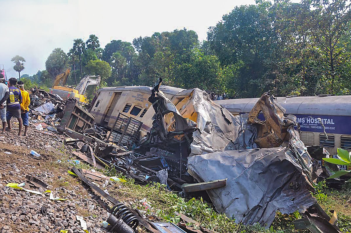 Vizianagaram Train Accident: इस हादसे में अब तक 13 लोगों की मौत हुई है, 50 से ज्यादा लोग घायल है.