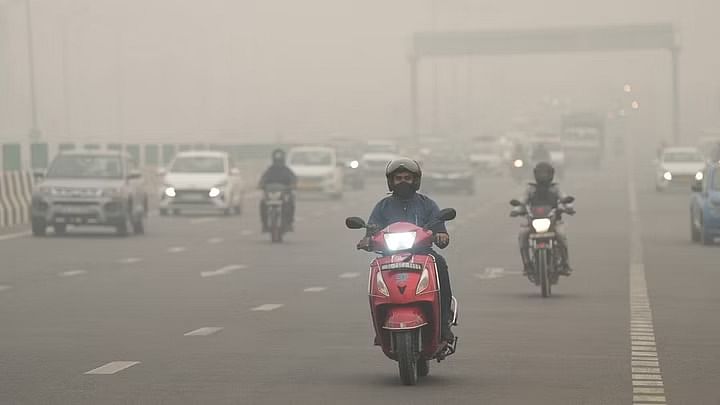 <div class="paragraphs"><p>दिल्ली में प्रदूषण बढ़ने के साथ ऑड-ईवन नीति की वापसी: नियम क्या हैं?</p></div>