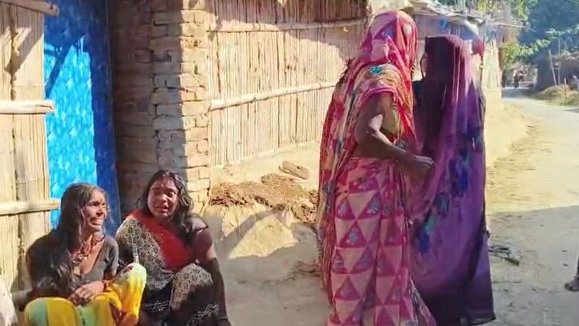बिहार: सीतामढ़ी में जहरीली शराब से 5 मौतों का दावा, 2 गिरफ्तार, पुलिसवाले भी सस्पेंड