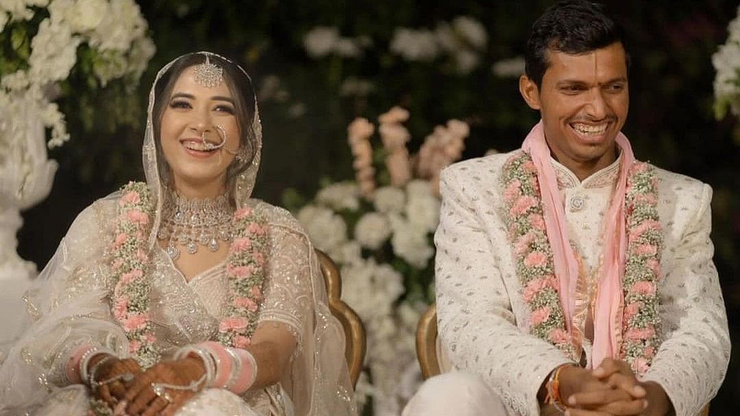 <div class="paragraphs"><p>Navdeep Saini: नवदीप सैनी ने रचाई शादी, कौन हैं तेज गेंदबाज की दुल्हनिया। Photos</p></div>
