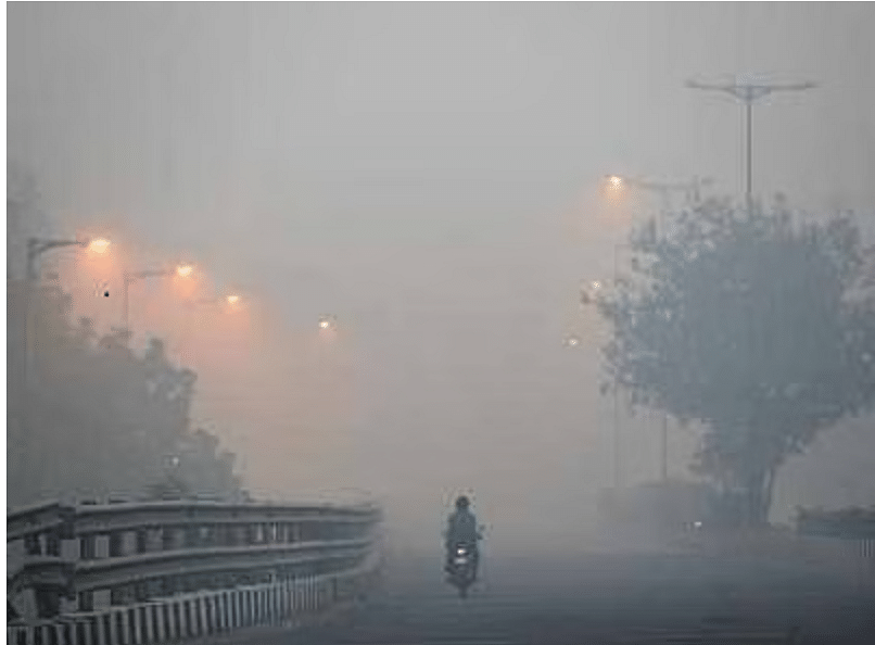 दिवाली सेलिब्रेशन के कुछ घंटों बाद, दिल्ली में हवा की क्वालिटी "खतरनाक" स्तर तक गिर गई.