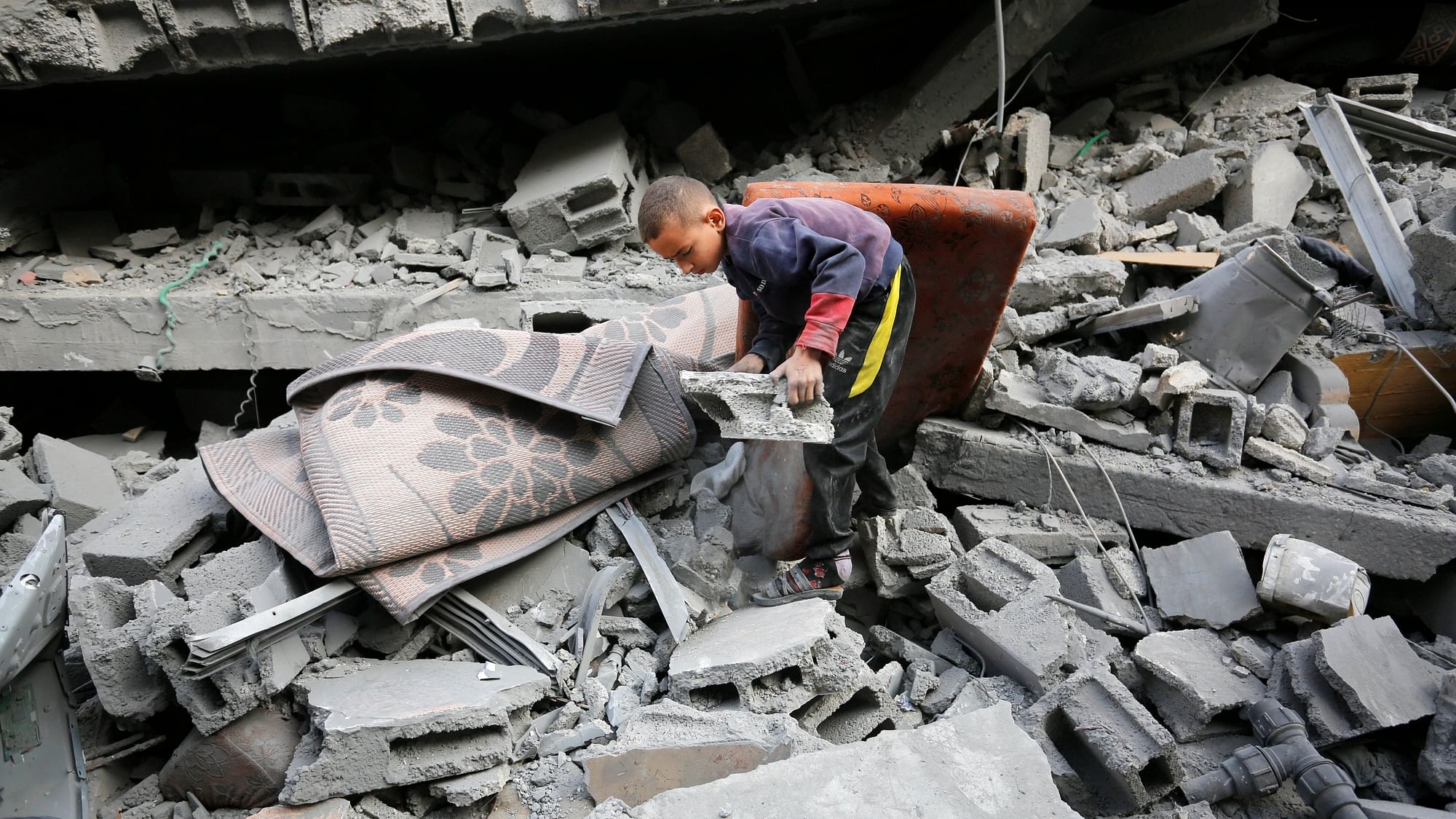<div class="paragraphs"><p>Israel Hamas War: गाजा में इजरायल के हमले जारी, UN ने मानवीय सहायता पर दिया जोर</p></div>