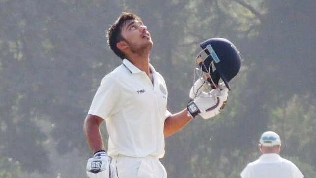 <div class="paragraphs"><p>Ranji Trophy: हैदराबाद के बल्लेबाज तन्मय अग्रवाल ने इतिहास रच दिया है, ठोका सबसे तेज तिहरा शतक.</p></div>