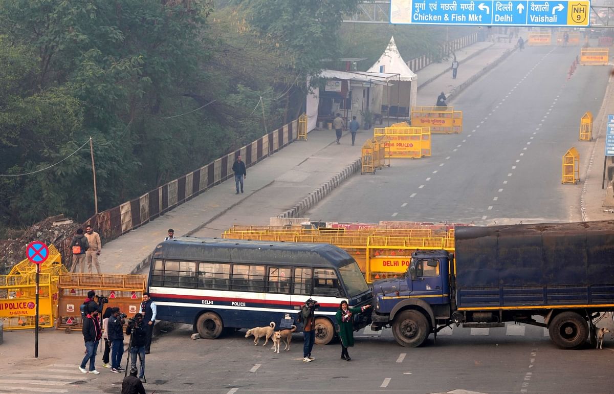 Farmer protest: मार्च को देखते हुए दिल्ली ट्रैफिक पुलिस ने ट्रैफिक एडवाइजरी जारी की है. जिसके तहत, सिंघु बॉर्डर पर 13 फरवरी से सभी वाहनों के यातायात पर प्रतिबंध लगाया गया है.