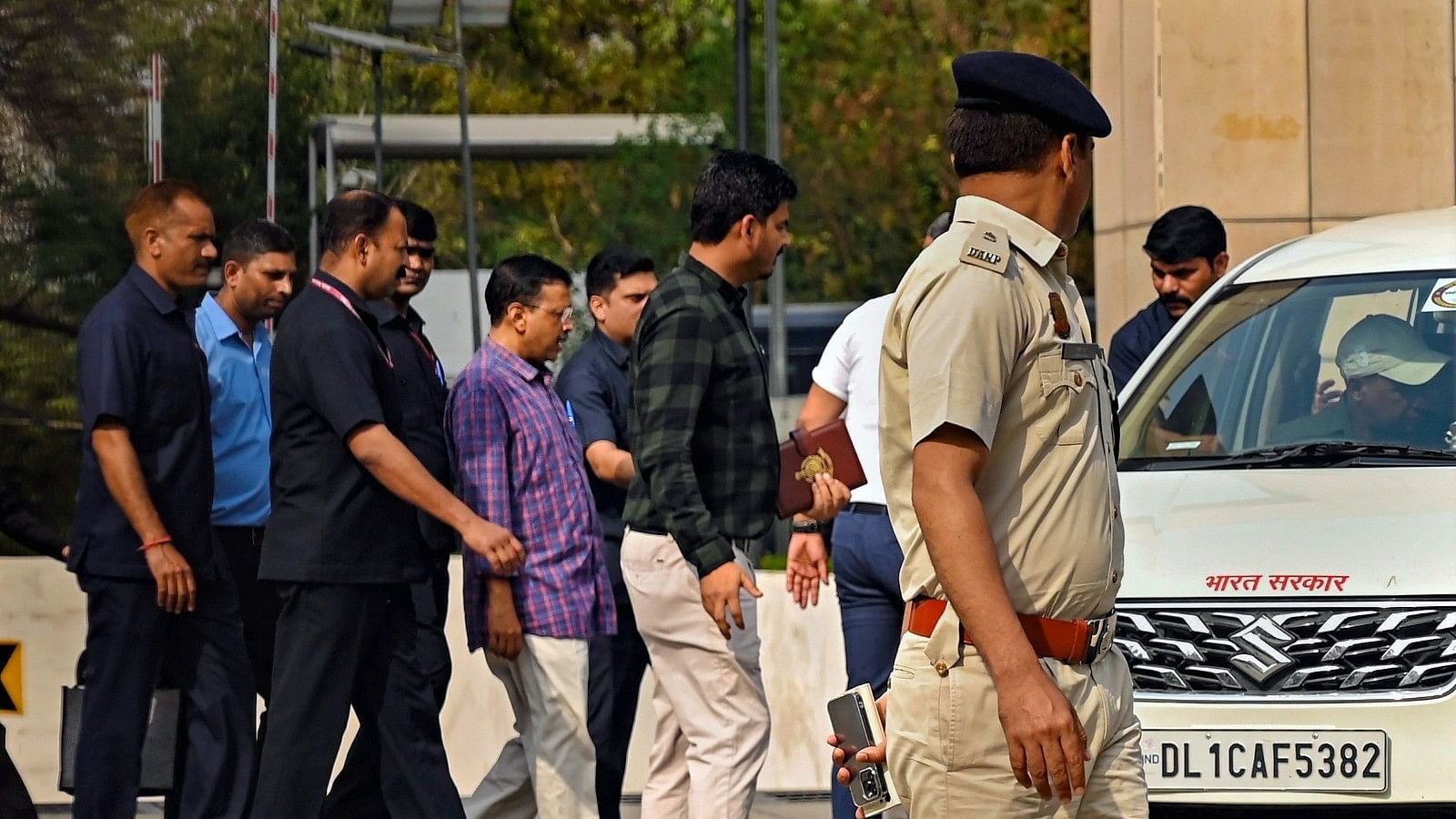 <div class="paragraphs"><p>अरविंद केजरीवाल की गिरफ्तारी मामले में ED ने दिल्ली हाईकोर्ट में जवाब दाखिल किया</p></div>