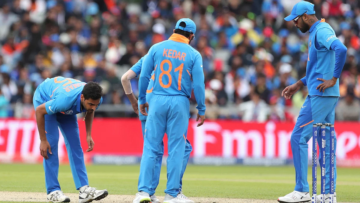 India vs Pakistan ICC Vishwa Cup 2019 Big Blow for India, Bhuvi leaves