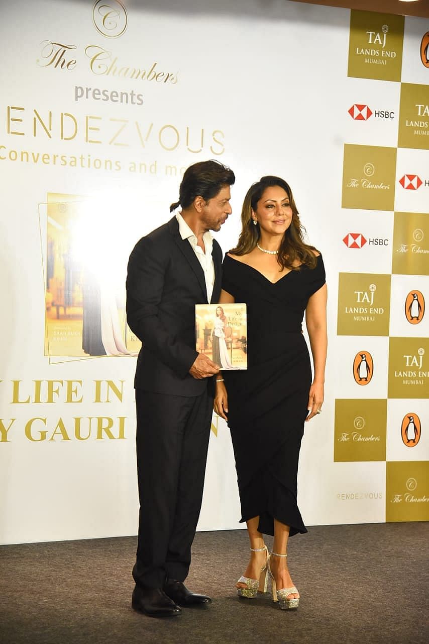 गौरी खान ने मुंबई के ताज होटल में किताब को लॉन्च