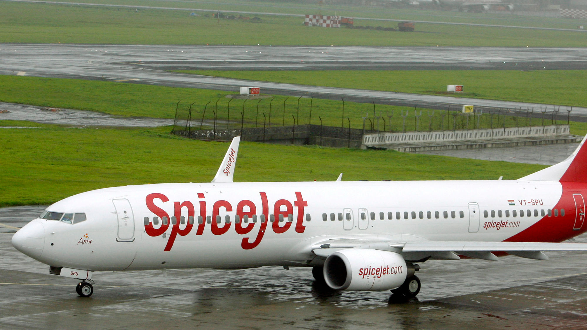 Rajya Sabha MP Vivek Tankha complained of the VIP treatment given to him by SpiceJet. (Photo: Reuters) 