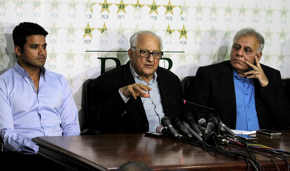 Shaharyar Ali Khan, center, chairman of the Pakistan Cricket Board, addresses a news conference with newly selected captain Azhar Ali, left, in Lahore. (Photo: PTI)