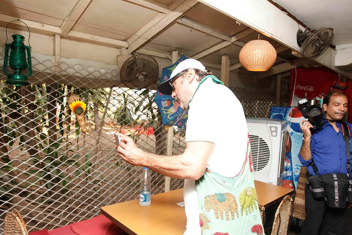 Capturing his memories for one last time: Jackie Shroff at Cafe Samovar (Photo: Yogen Shah)